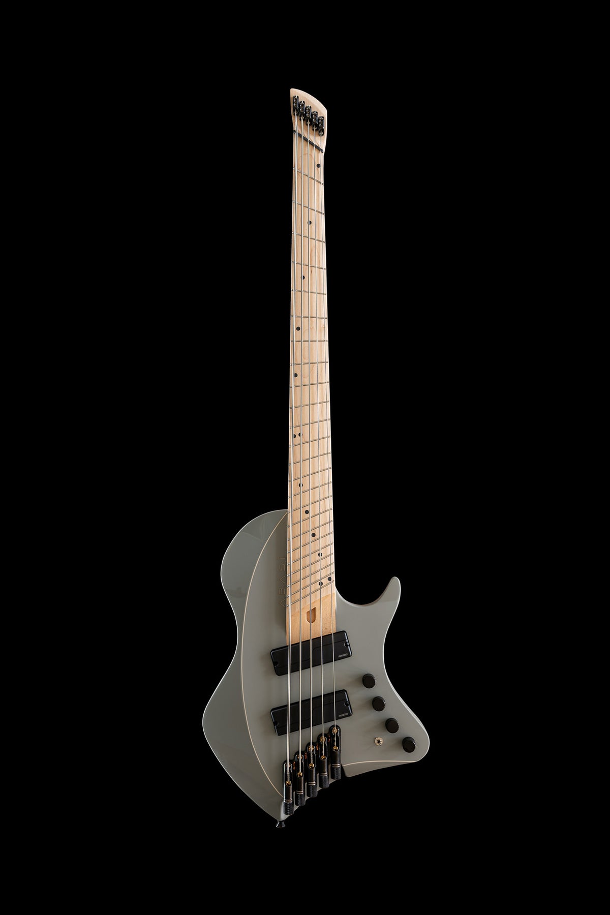 Larada 5 Bass // Master Series // Chalk