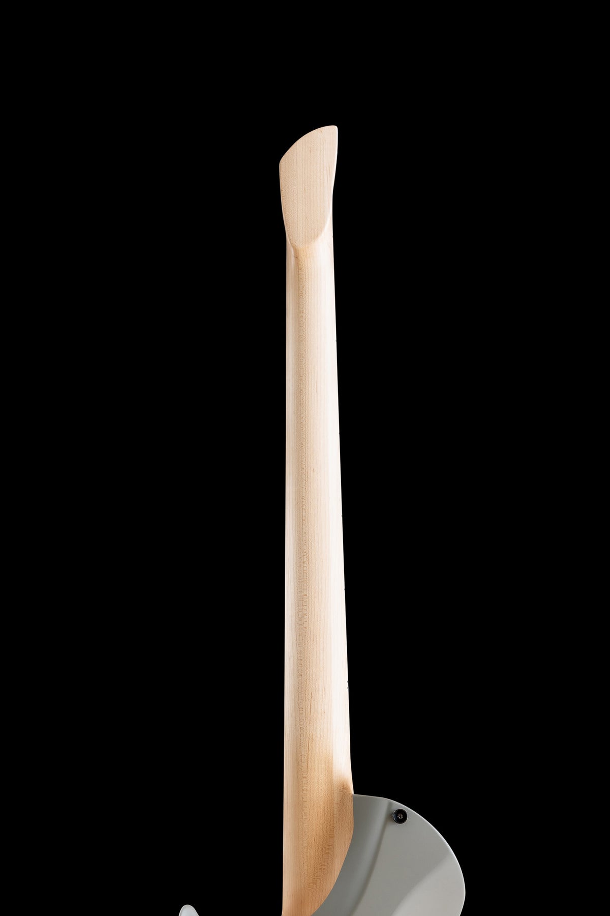 Larada 5 Bass // Master Series // Chalk