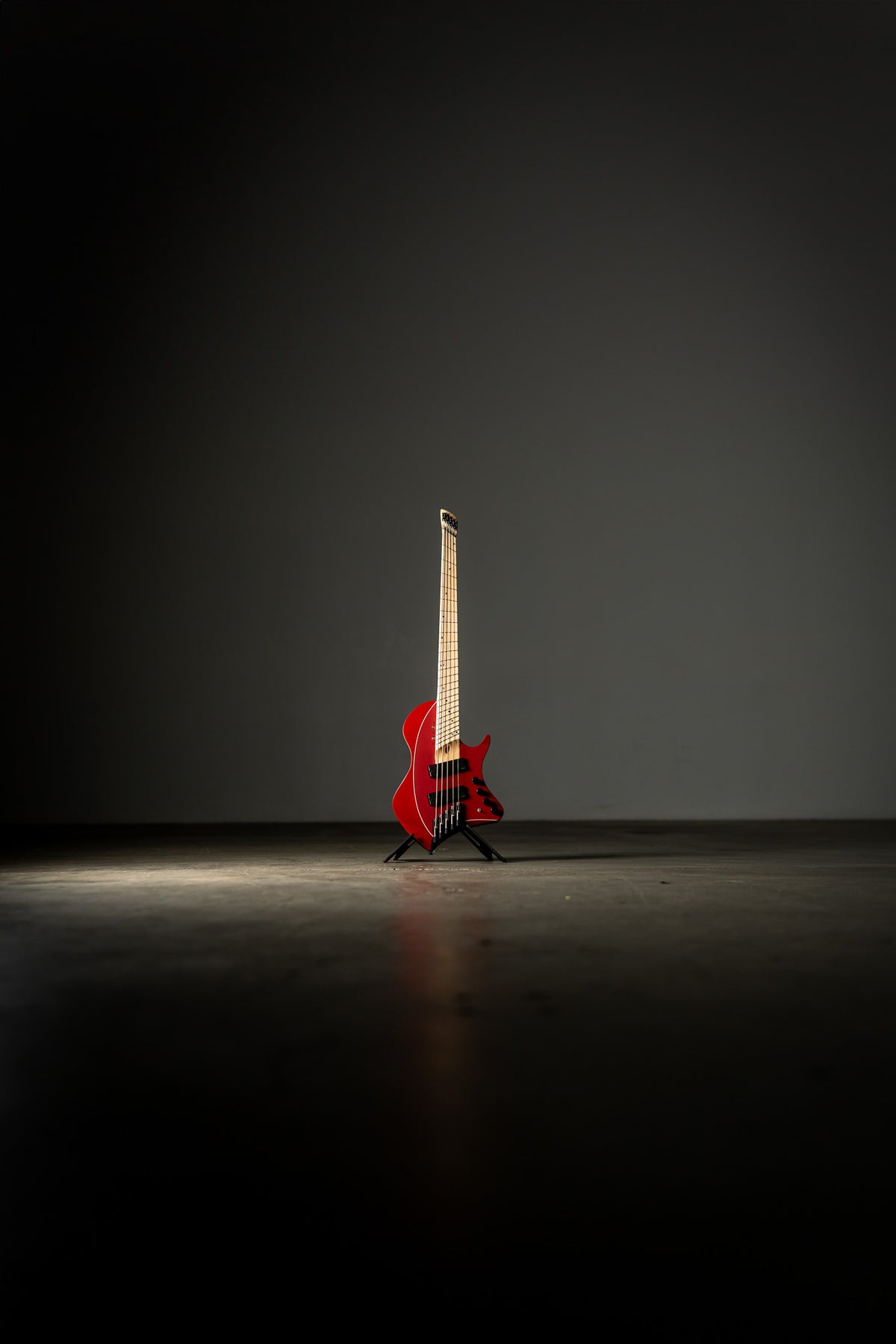 Larada 5 Bass // Master Series // Cayenne