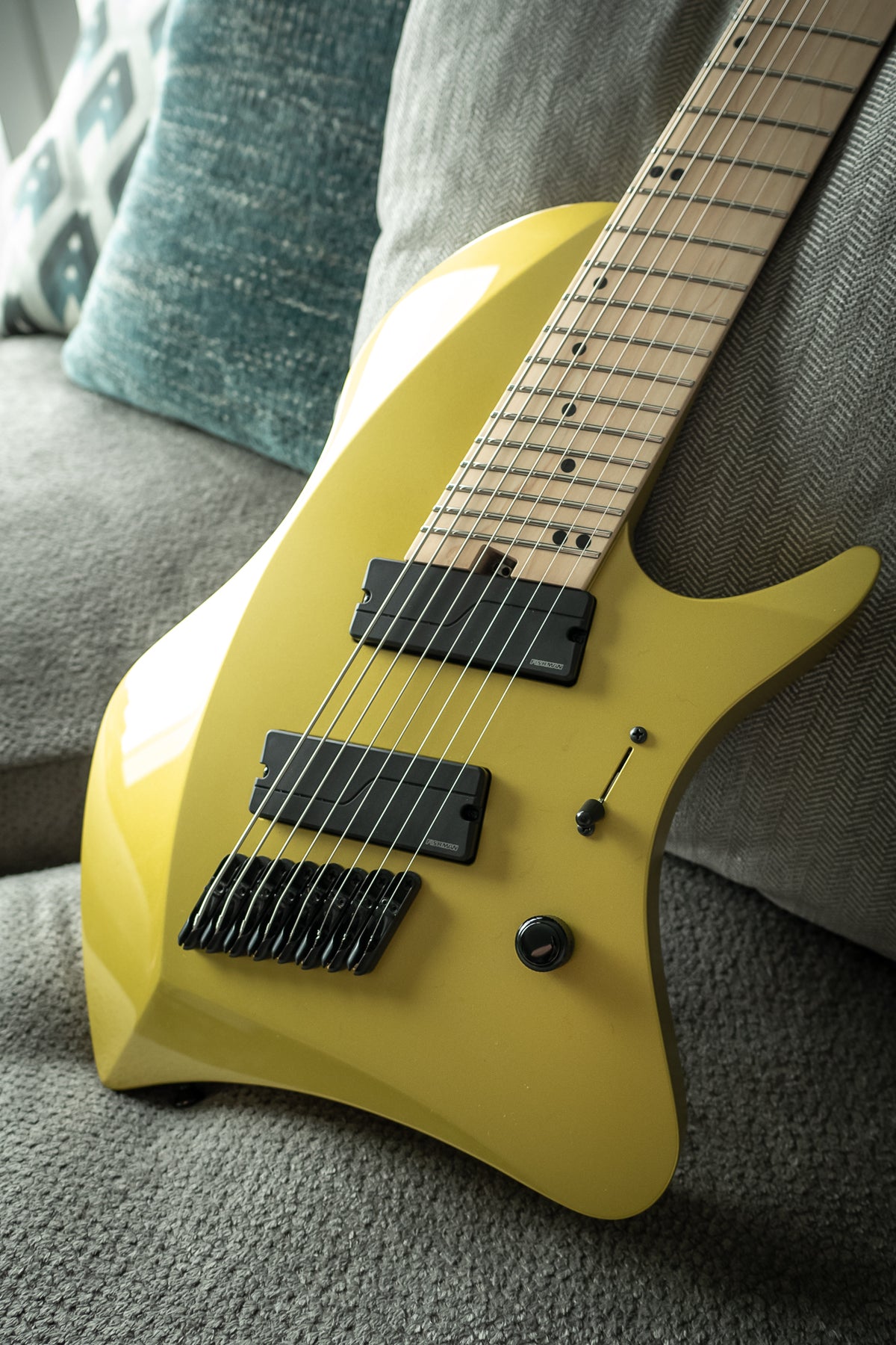 LARADA 8 // Master Series // Chartreuse (Maple FB)