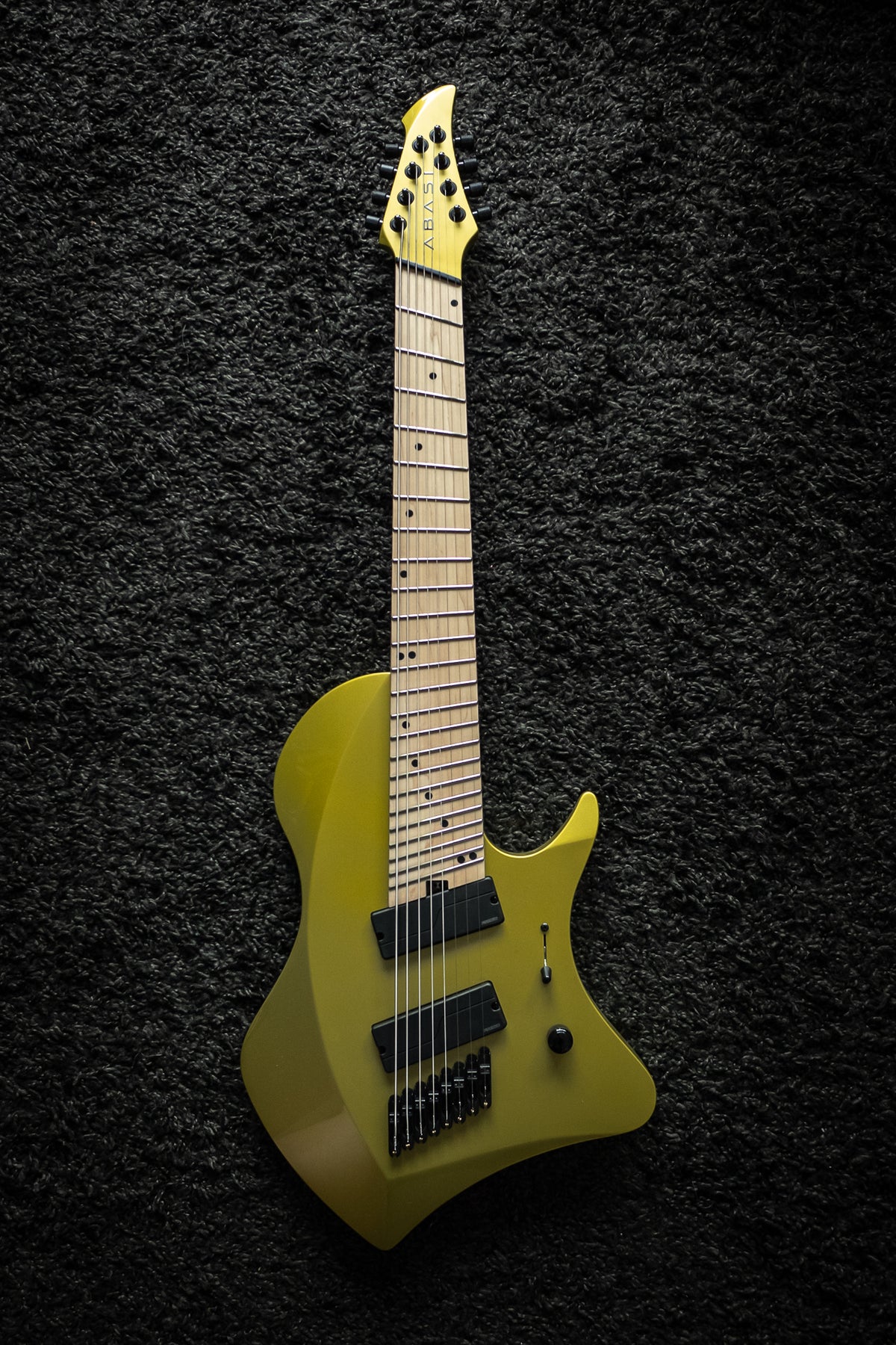 LARADA 8 // Master Series // Chartreuse (Maple FB)