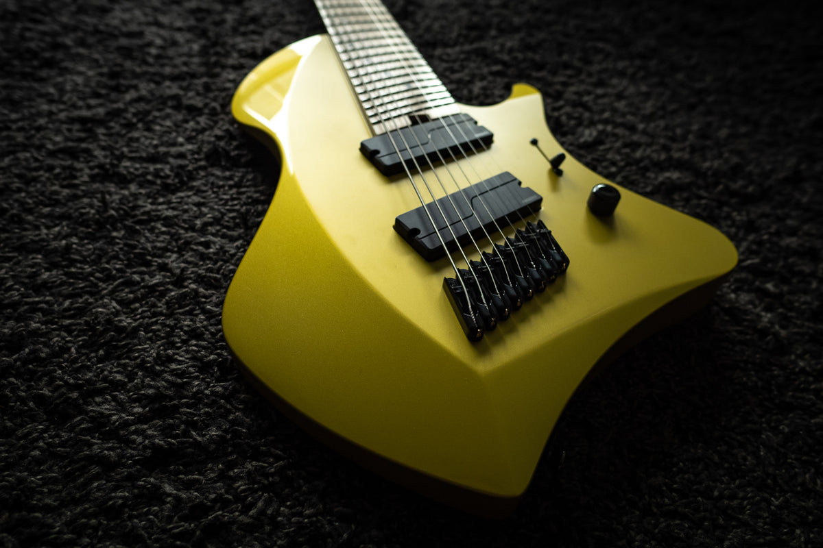 LARADA 8 // Master Series // Chartreuse (Maple FB)