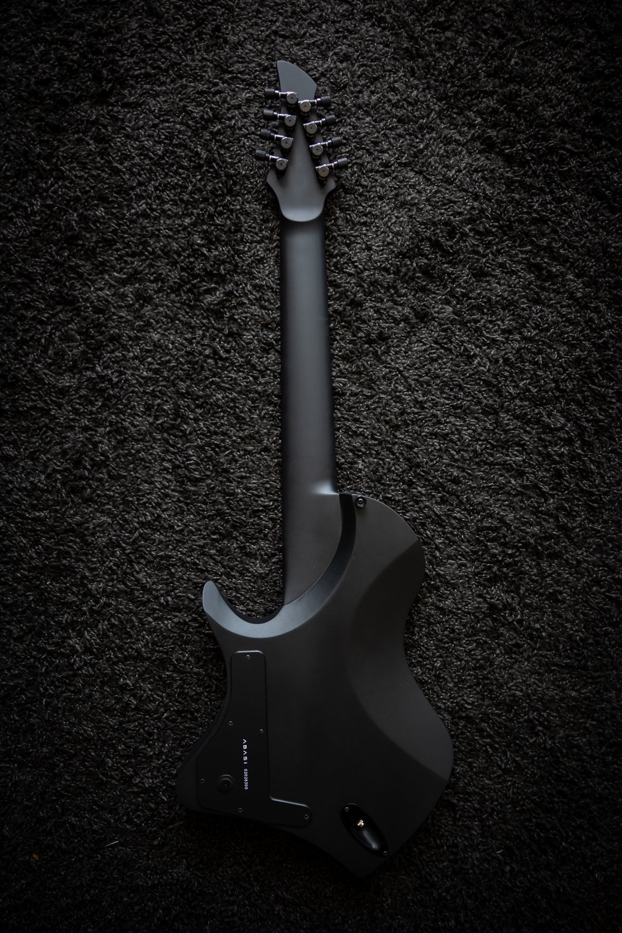 LARADA 8 // Master Series // Stealth Back