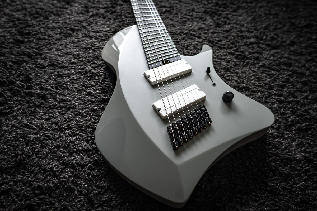 LARADA 8 // Master Series // Chalk