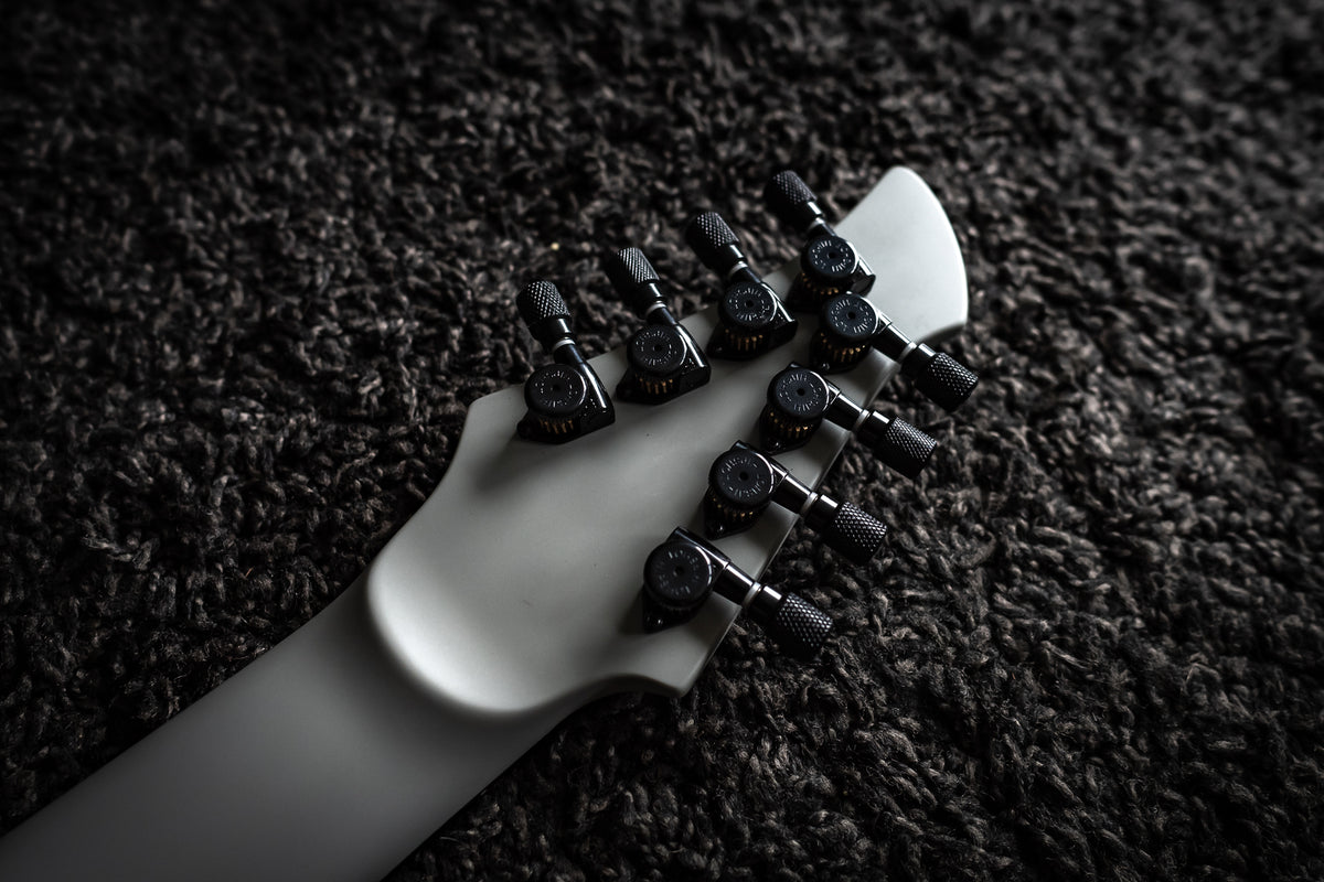 LARADA 8 // Master Series // Chalk