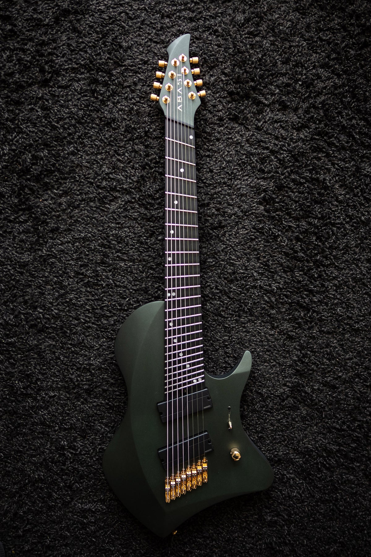 LARADA 8 // Master Series // Bell Garden Green [2020]