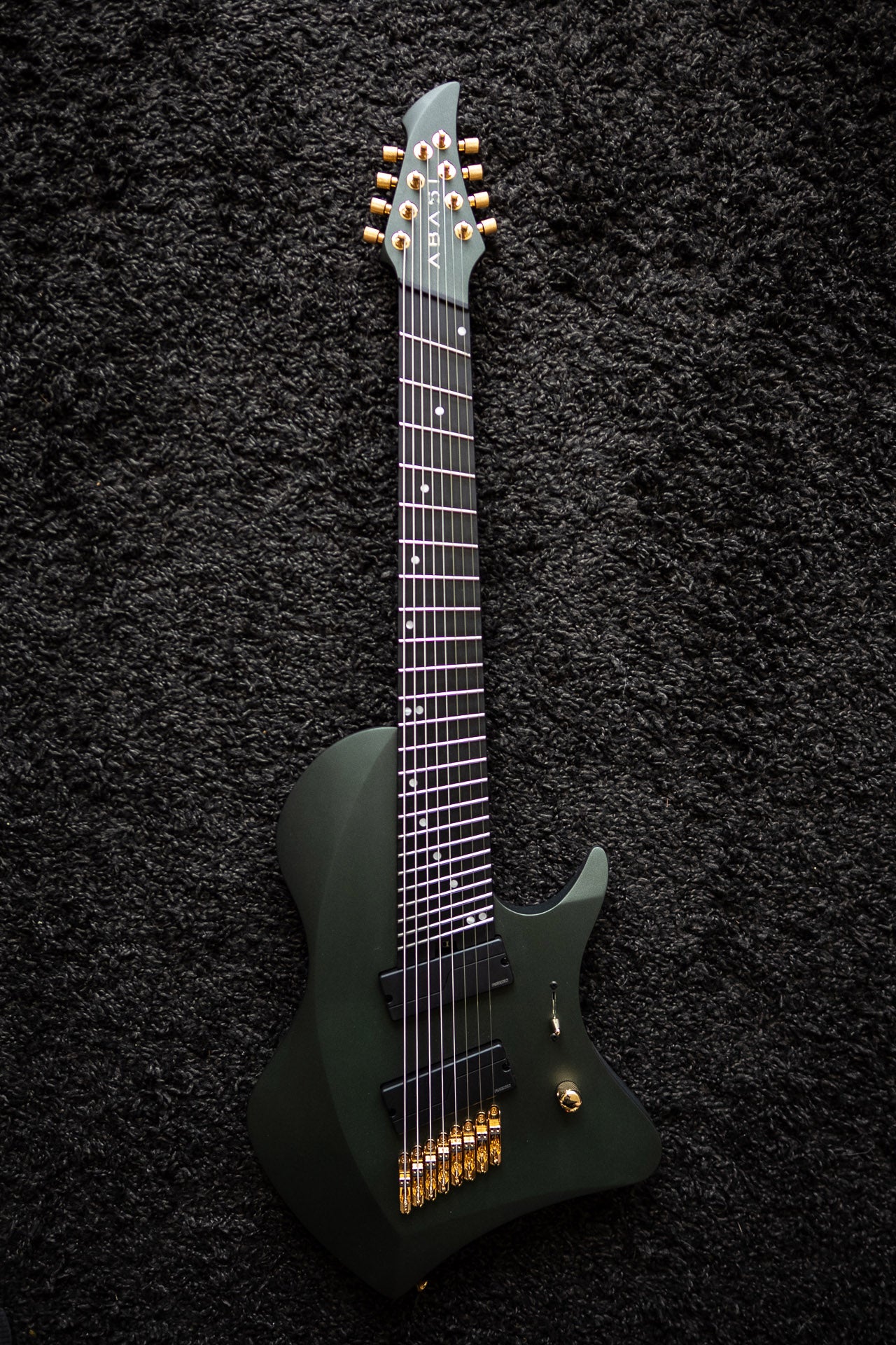 LARADA 8 // Master Series // Bell Garden Green [2020]