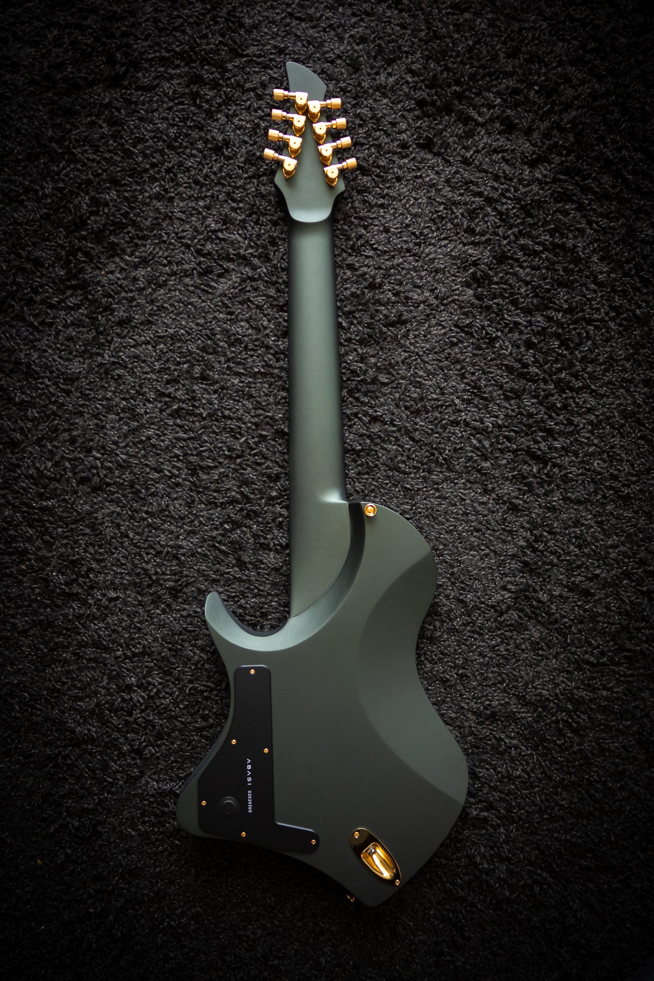 LARADA 8 // Master Series // Bell Garden Green [2020]