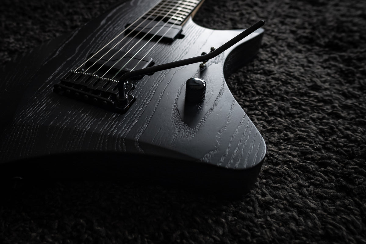 LARADA 6 Spartan // Black