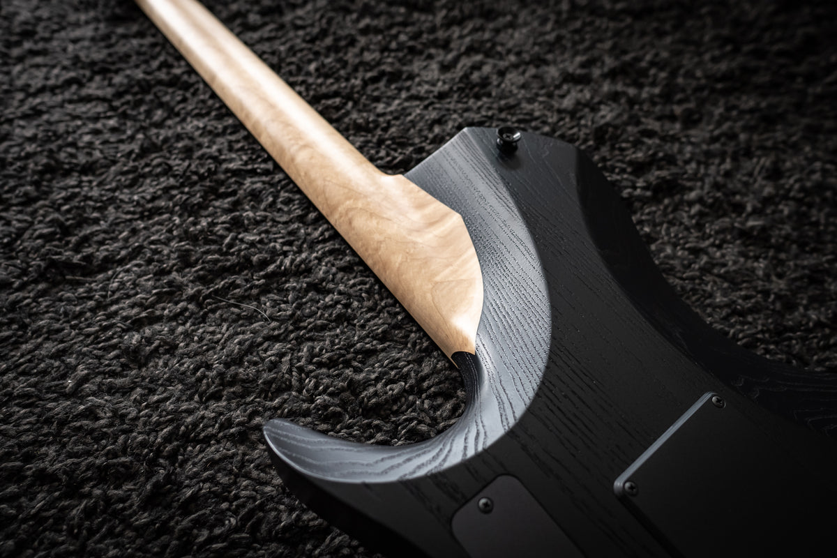 LARADA 6 Spartan // Black