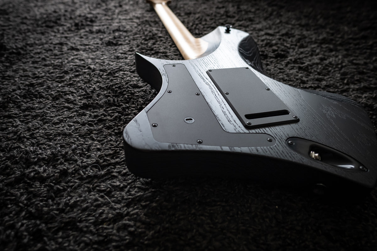 LARADA 6 Spartan // Black