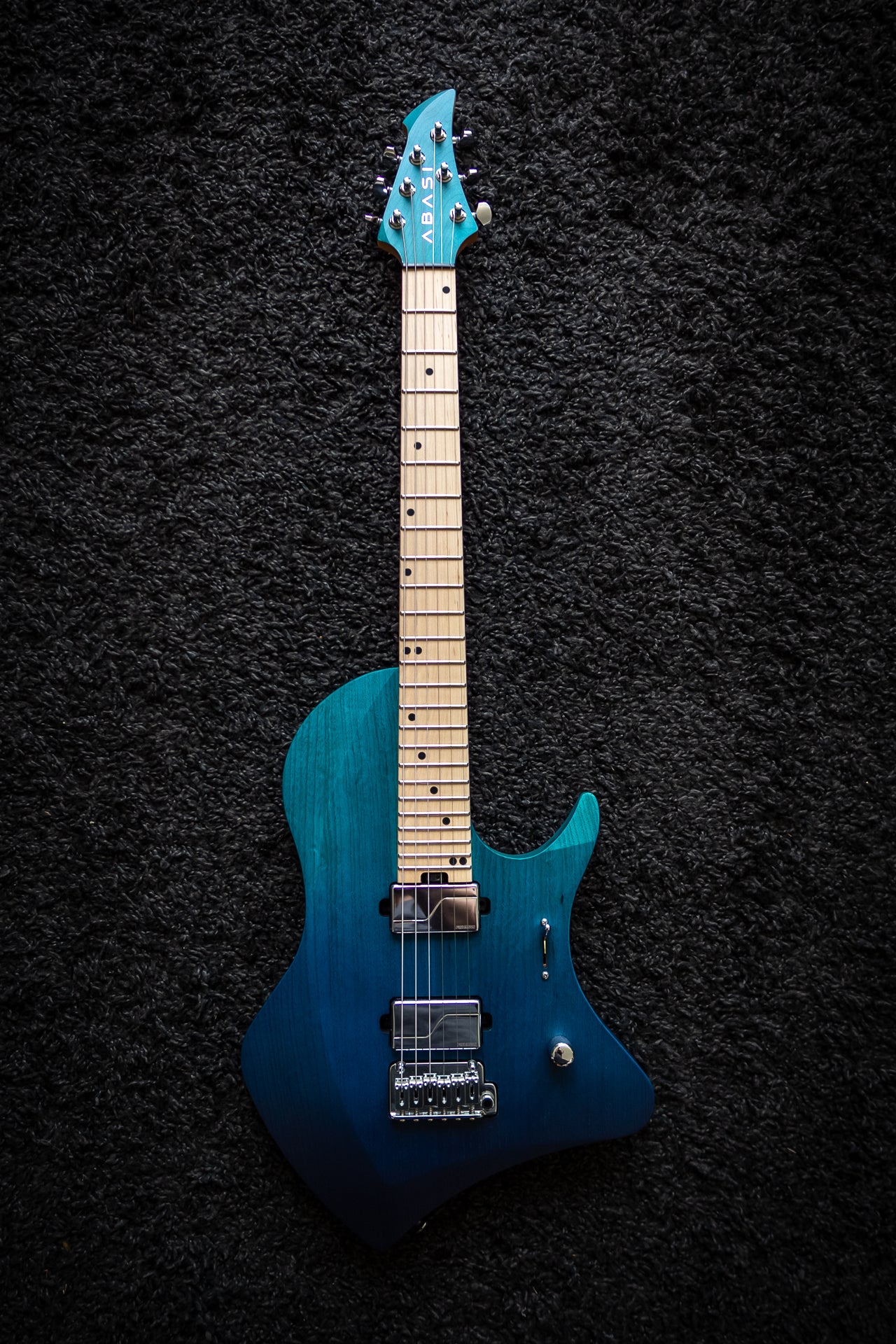 LARADA 6 Spartan // Aqua Dip