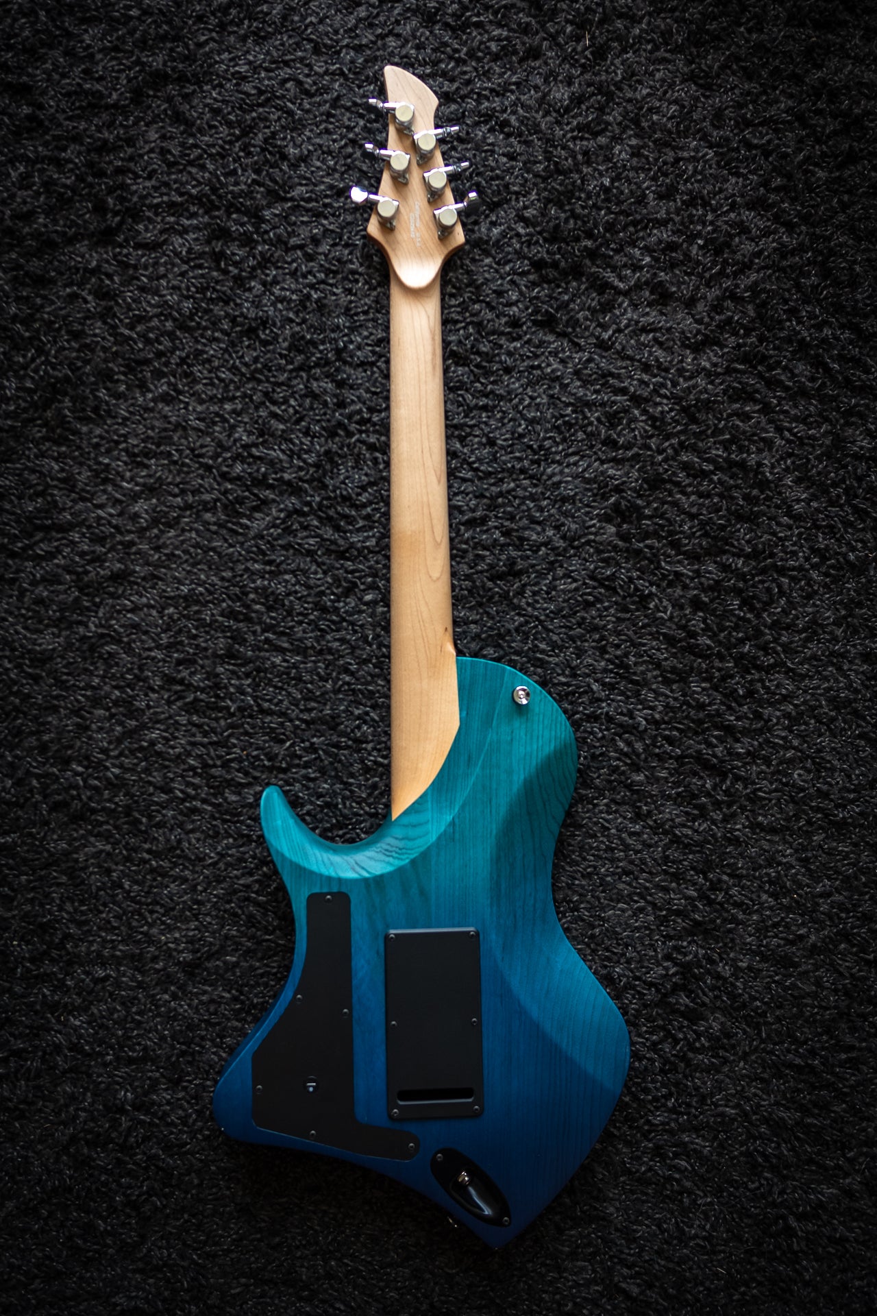 LARADA 6 Spartan // Aqua Dip