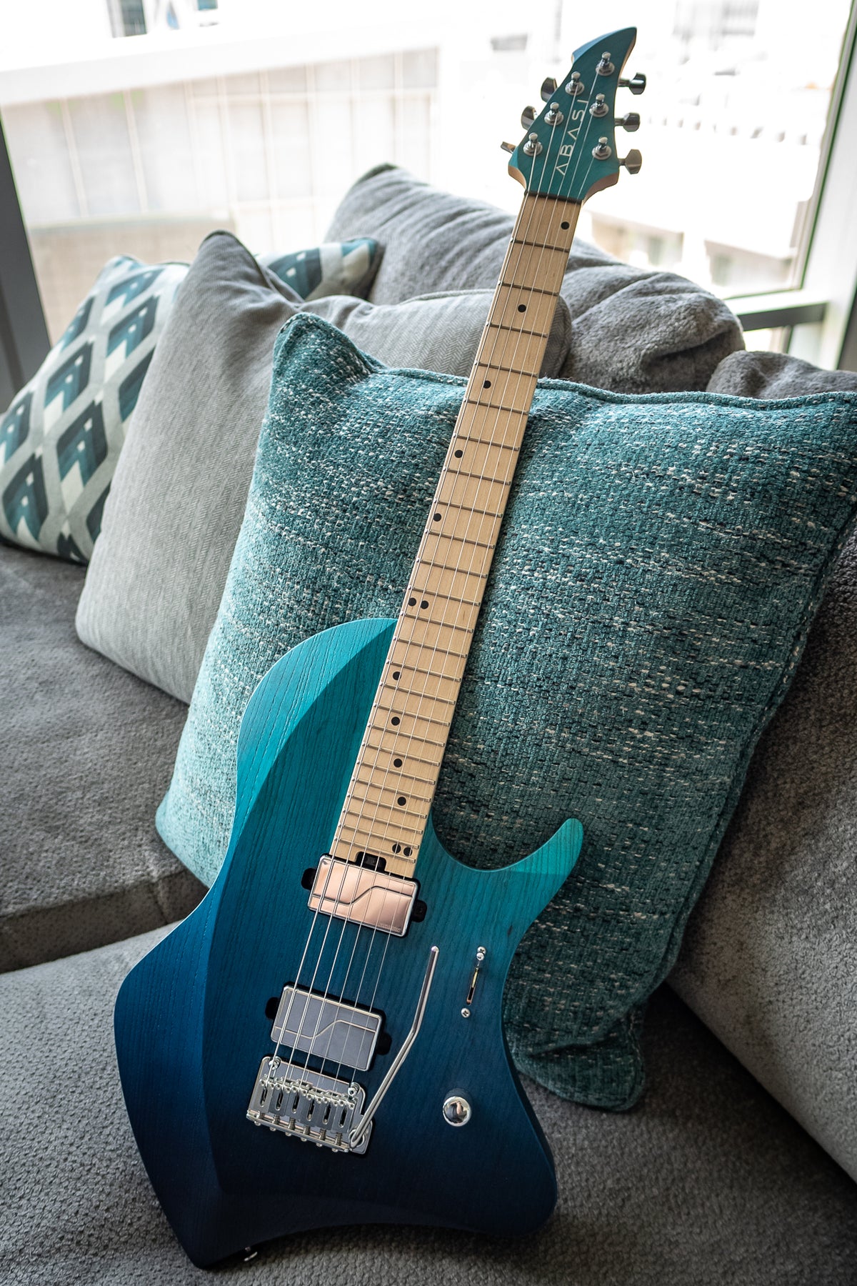 LARADA 6 Spartan // Aqua Dip