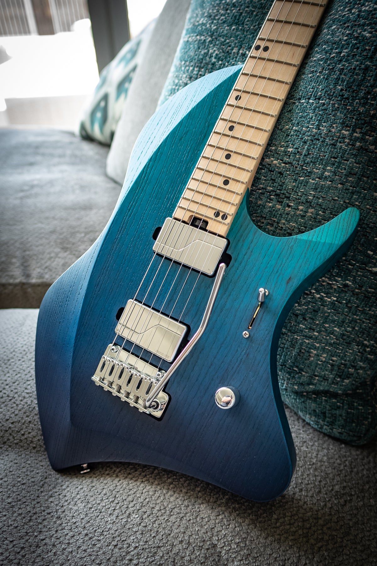 LARADA 6 Spartan // Aqua Dip