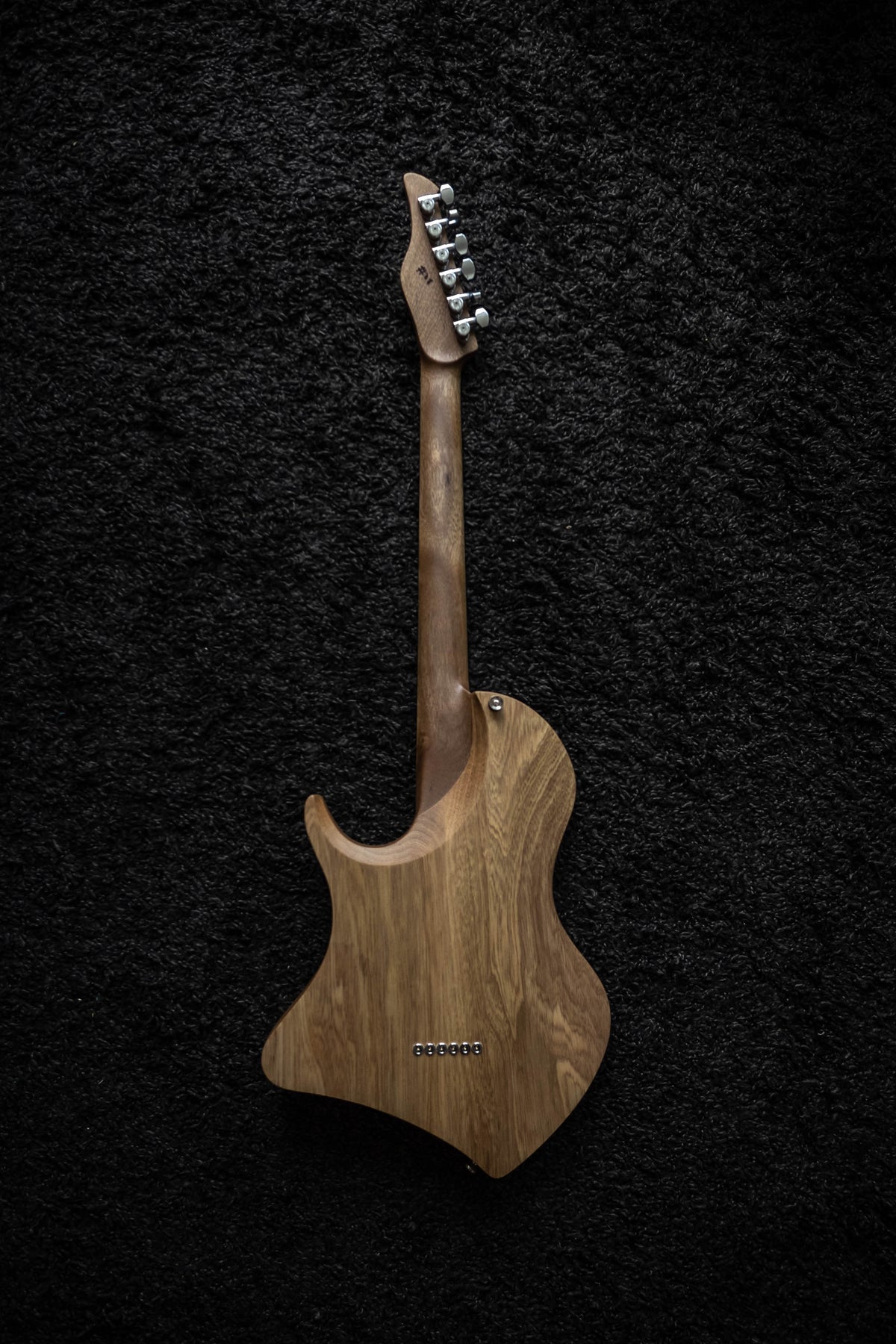 LARADA SPACE T // Champagne (Black Limba)
