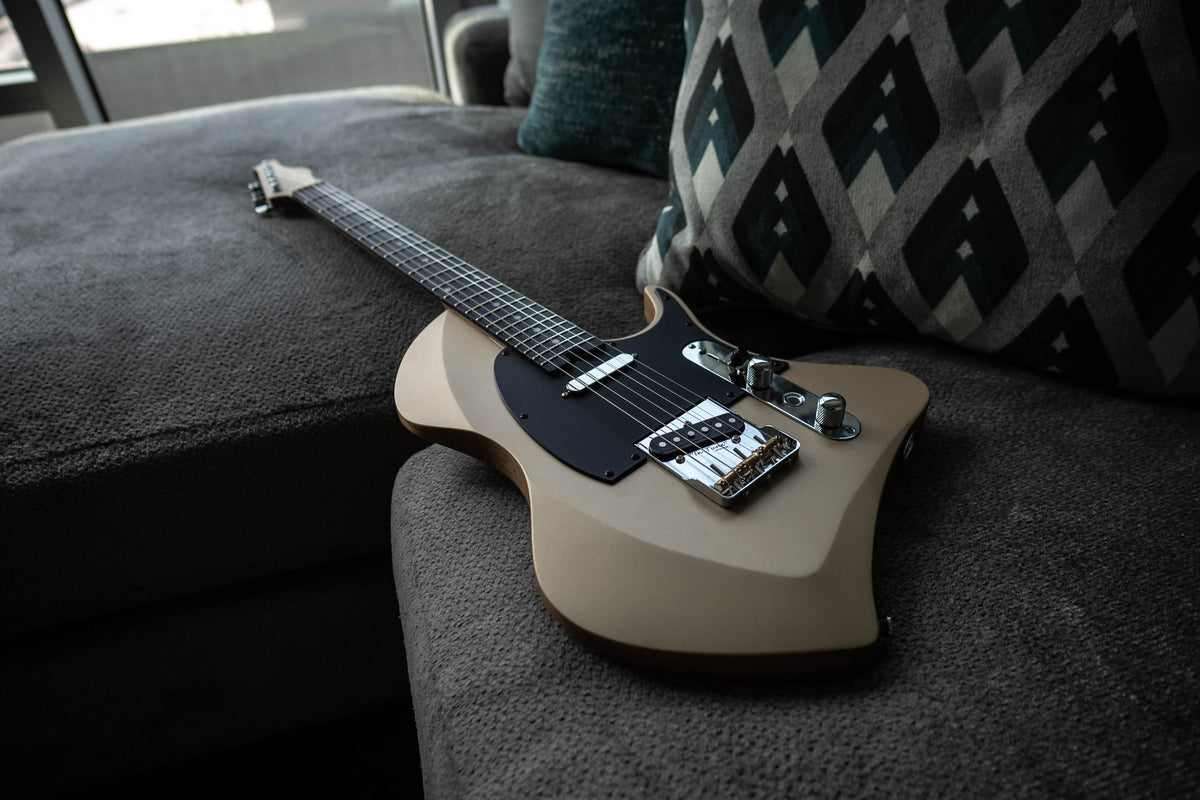 LARADA SPACE T // Champagne (Black Limba)