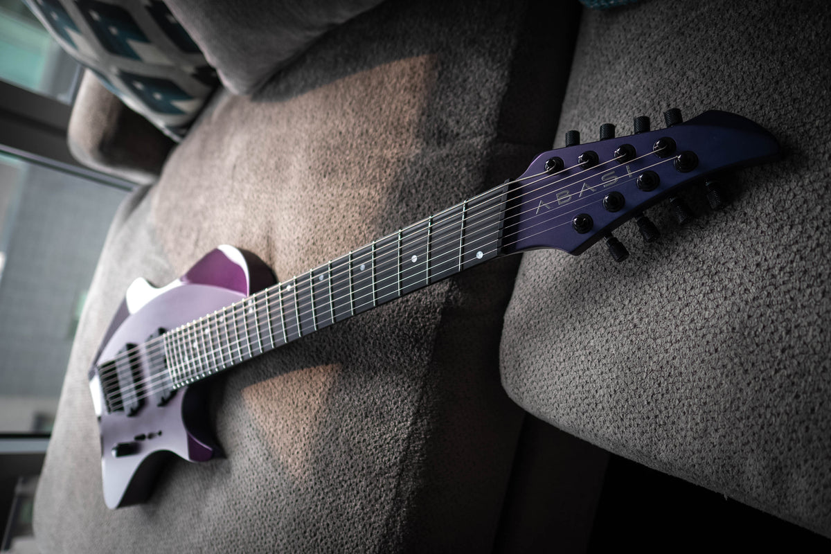 LARADA 8 // Master Series // Dat PVRP (Black PU)