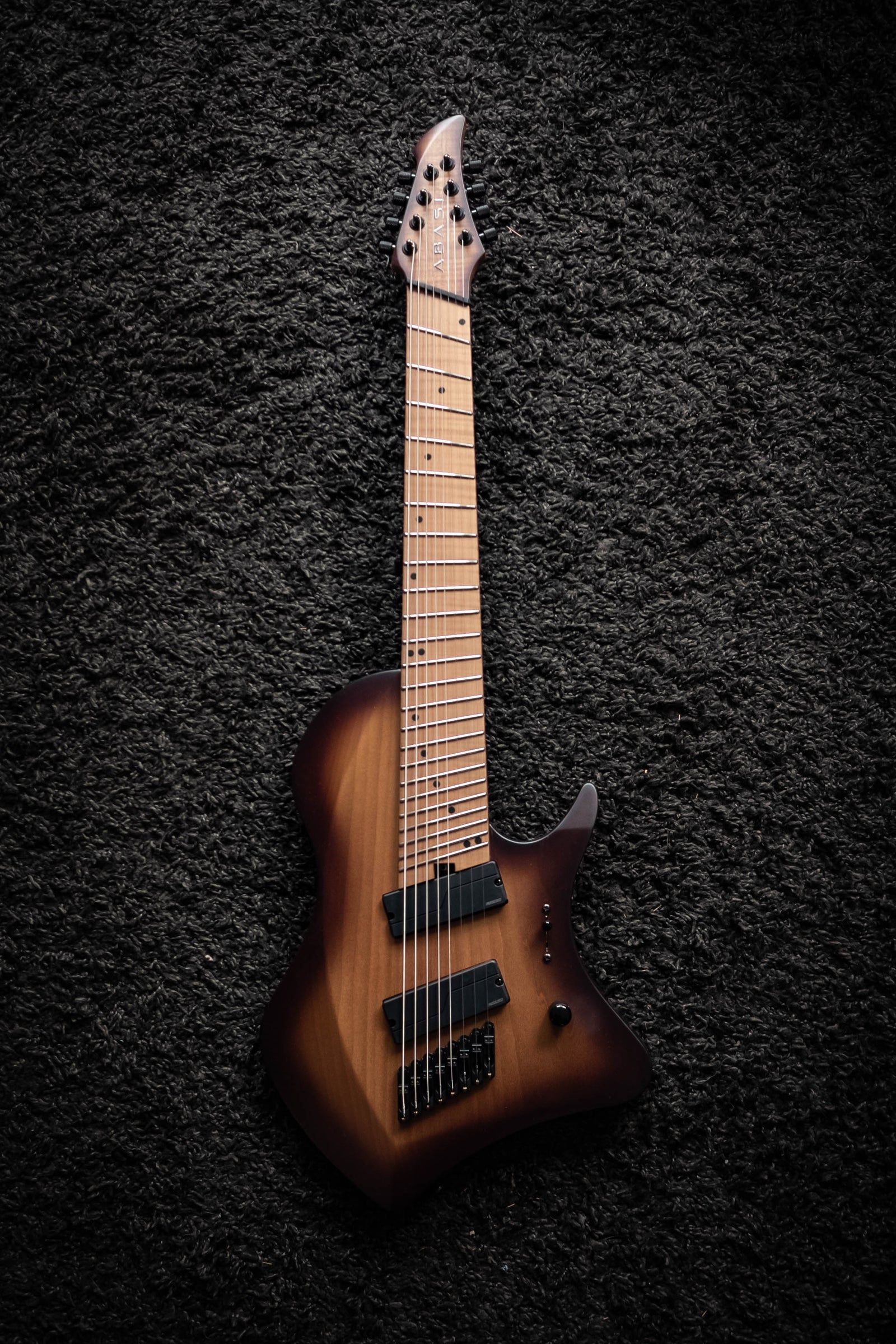 LARADA 8 // Master Series // Violinburst