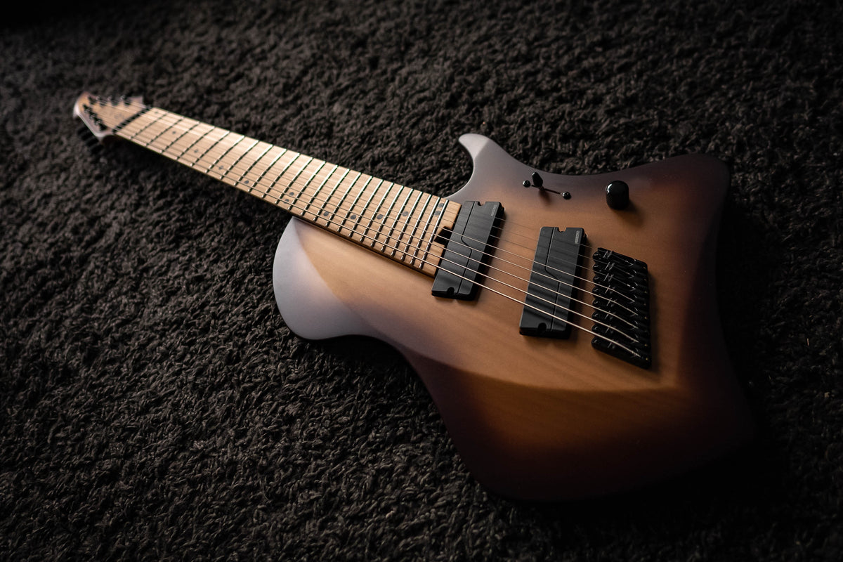 LARADA 8 // Master Series // Violinburst