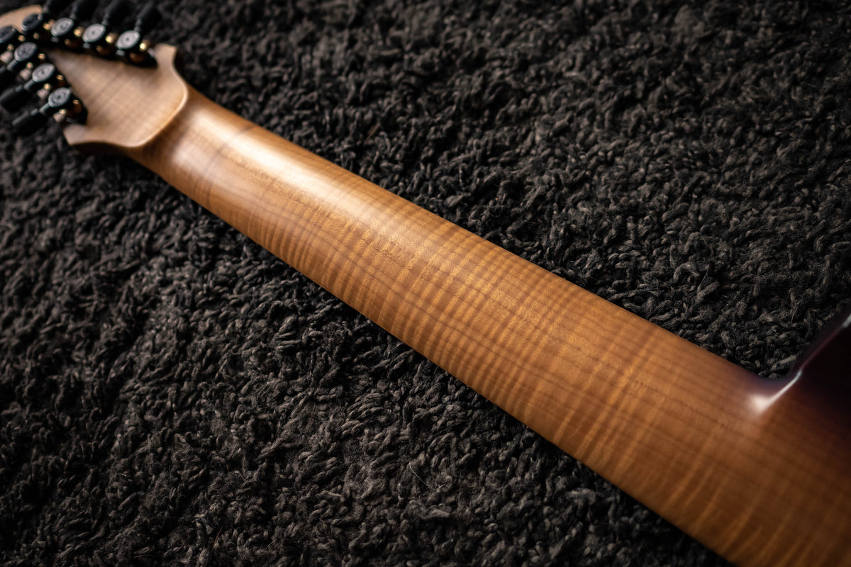 LARADA 8 // Master Series // Violinburst