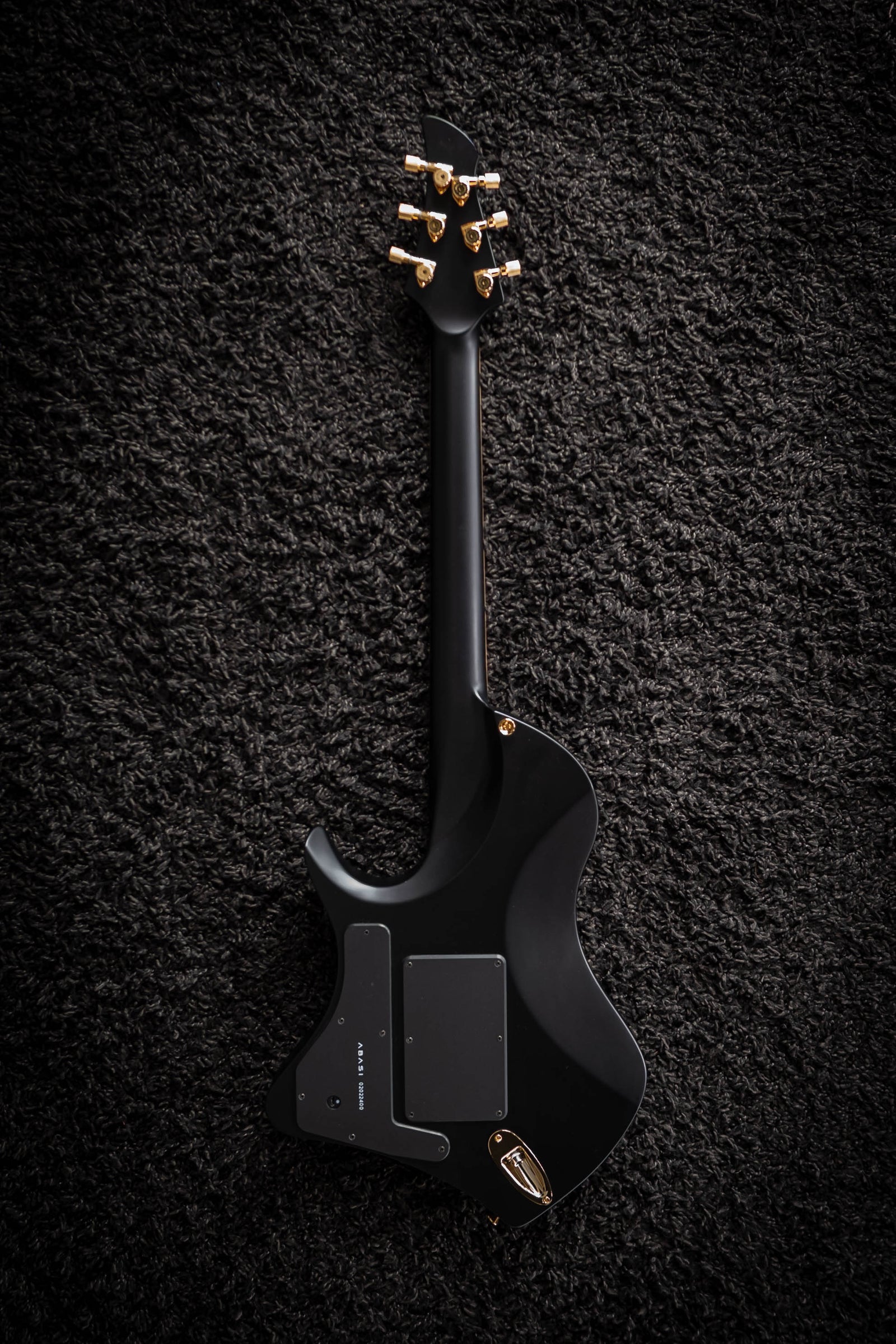 LARADA 6 // Master Series // Black Beauty
