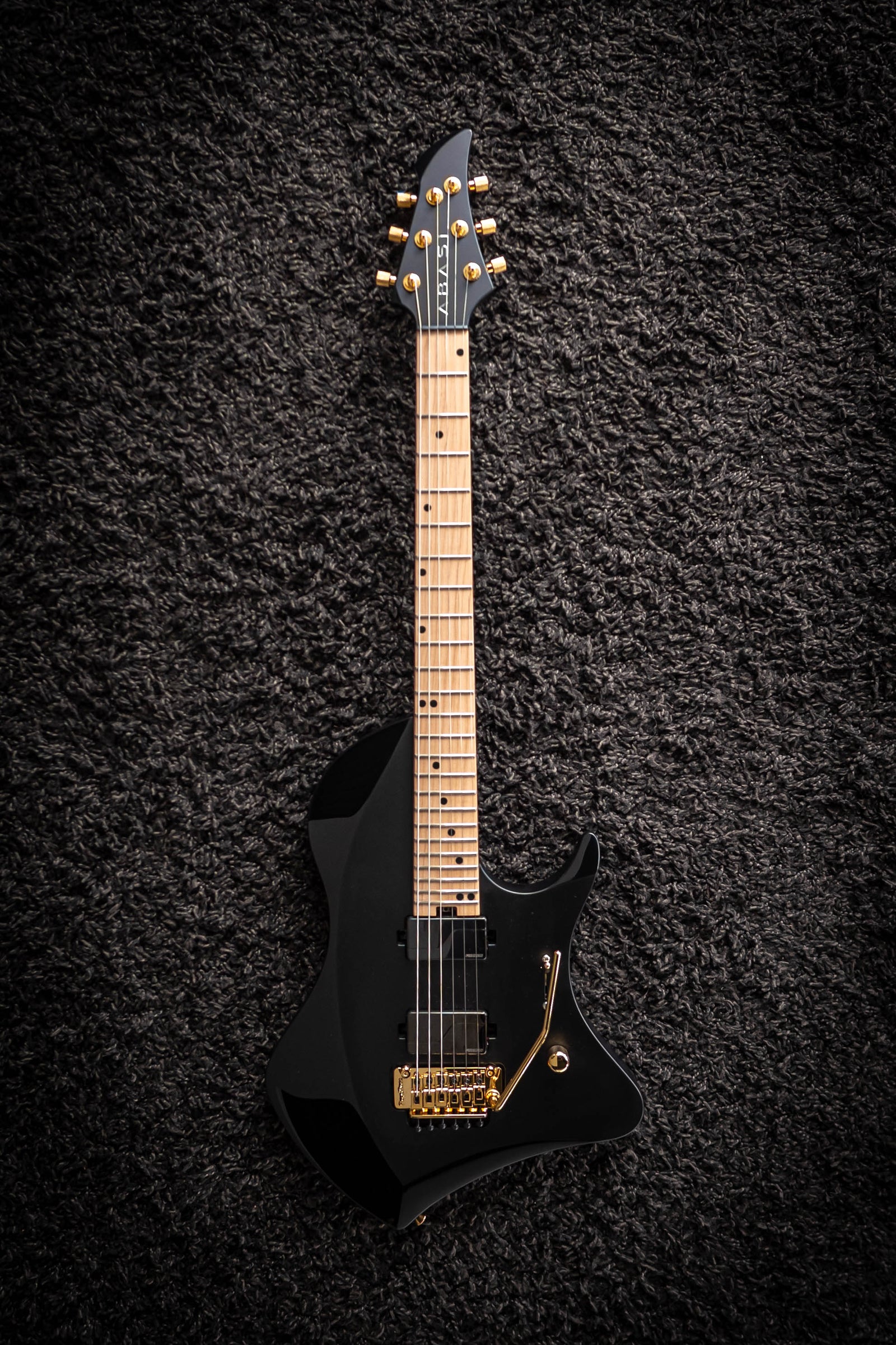 LARADA 6 // Master Series // Black Beauty