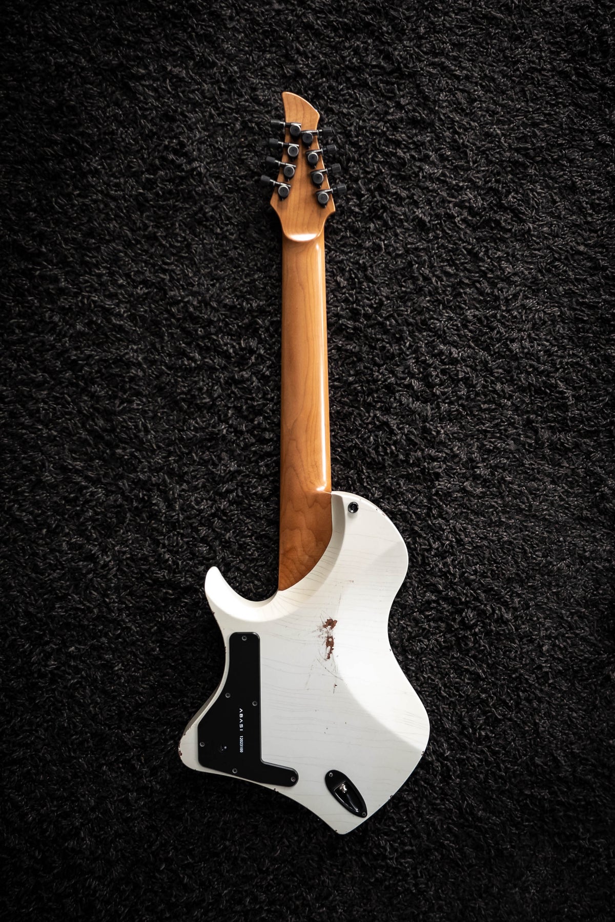 LARADA 8 // Master Series // Porcelain [Two-Stage Relic]