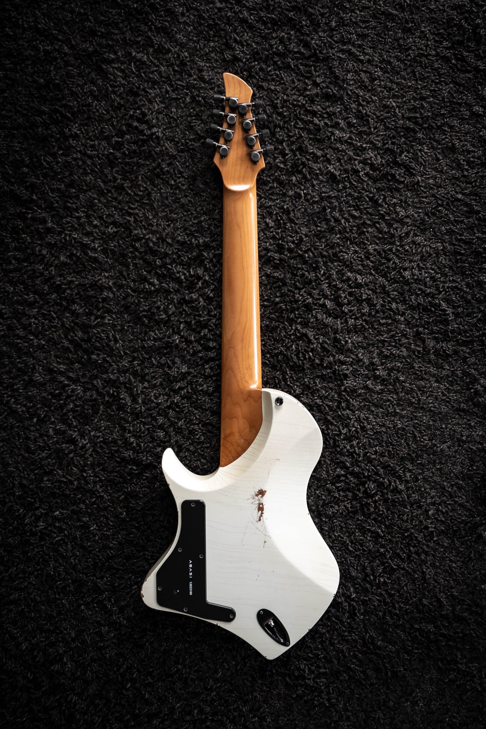 LARADA 8 // Master Series // Porcelain [Two-Stage Relic]