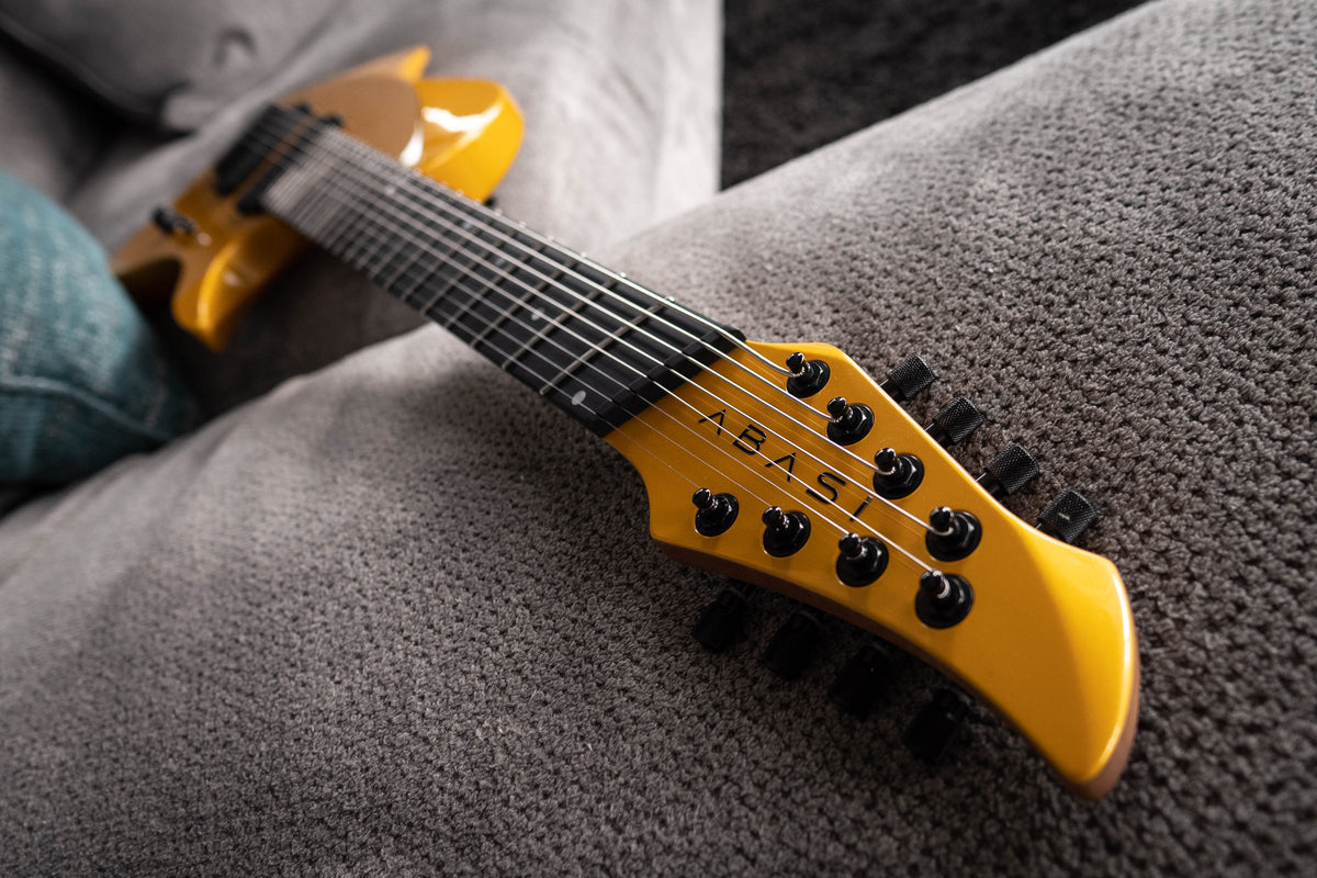 LARADA 8 // Master Series // Solarbeam Yellow