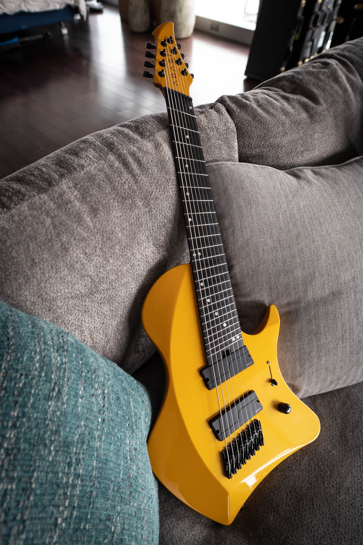 LARADA 8 // Master Series // Solarbeam Yellow