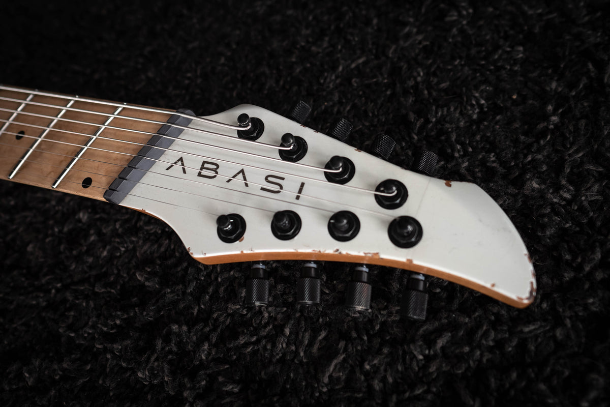 LARADA 8 // Master Series // Porcelain [Two-Stage Relic]