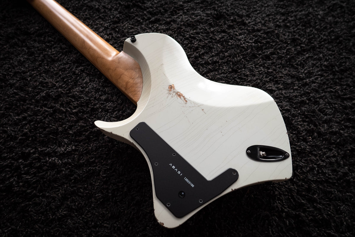 LARADA 8 // Master Series // Porcelain [Two-Stage Relic]