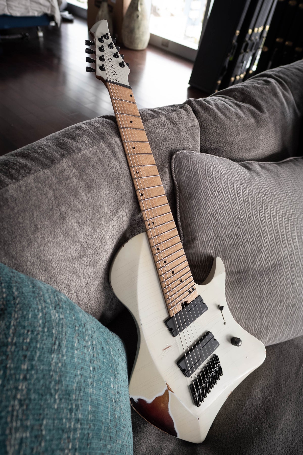 LARADA 8 // Master Series // Porcelain [Two-Stage Relic]