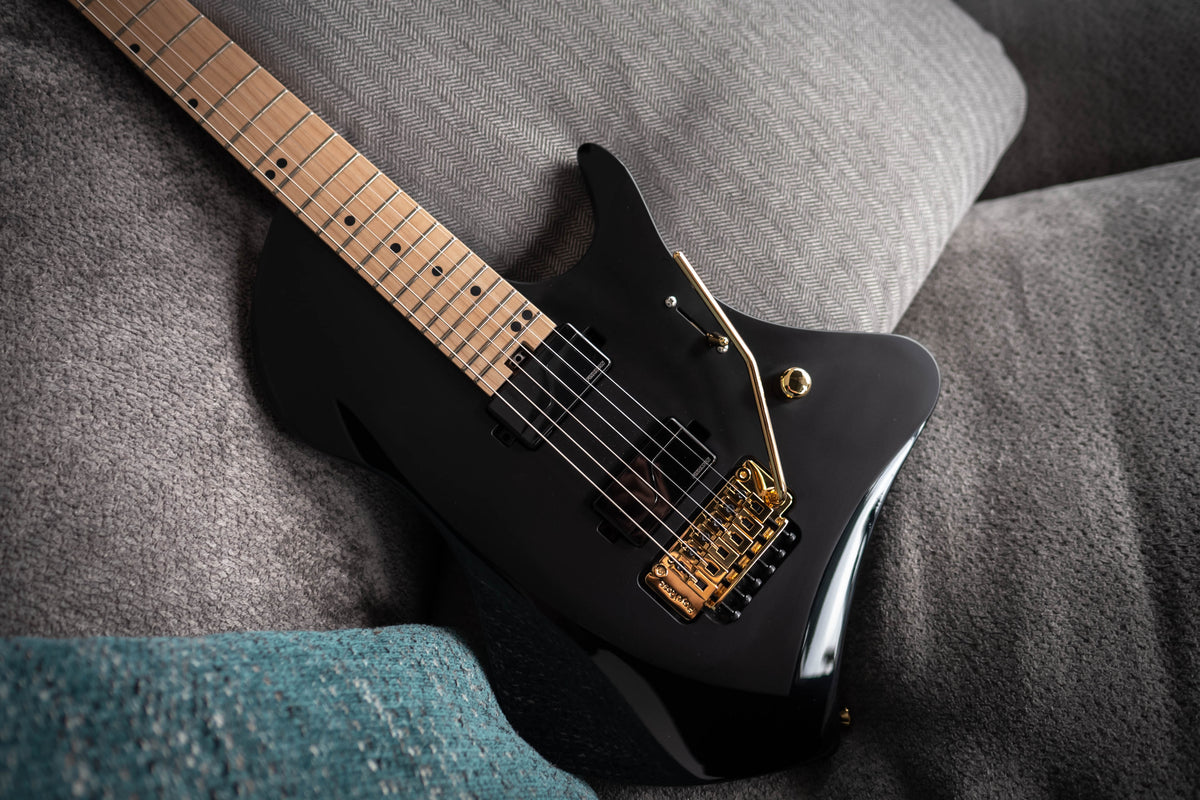 LARADA 6 // Master Series // Black Beauty