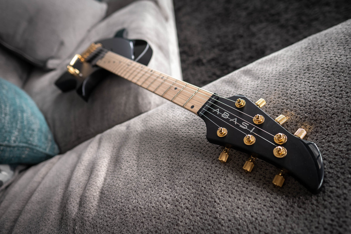 LARADA 6 // Master Series // Black Beauty