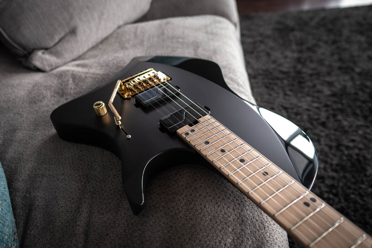 LARADA 6 // Master Series // Black Beauty