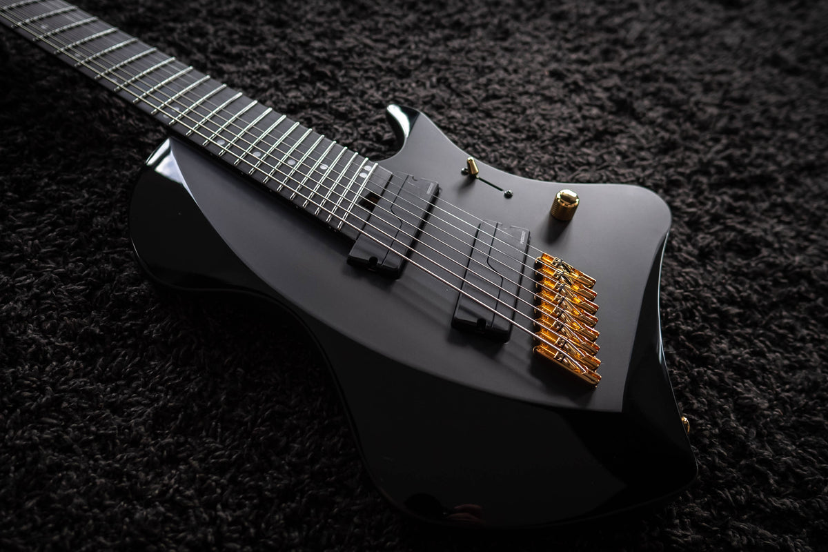 LARADA 8 // Master Series // Black Beauty (Painted Roasted Maple)