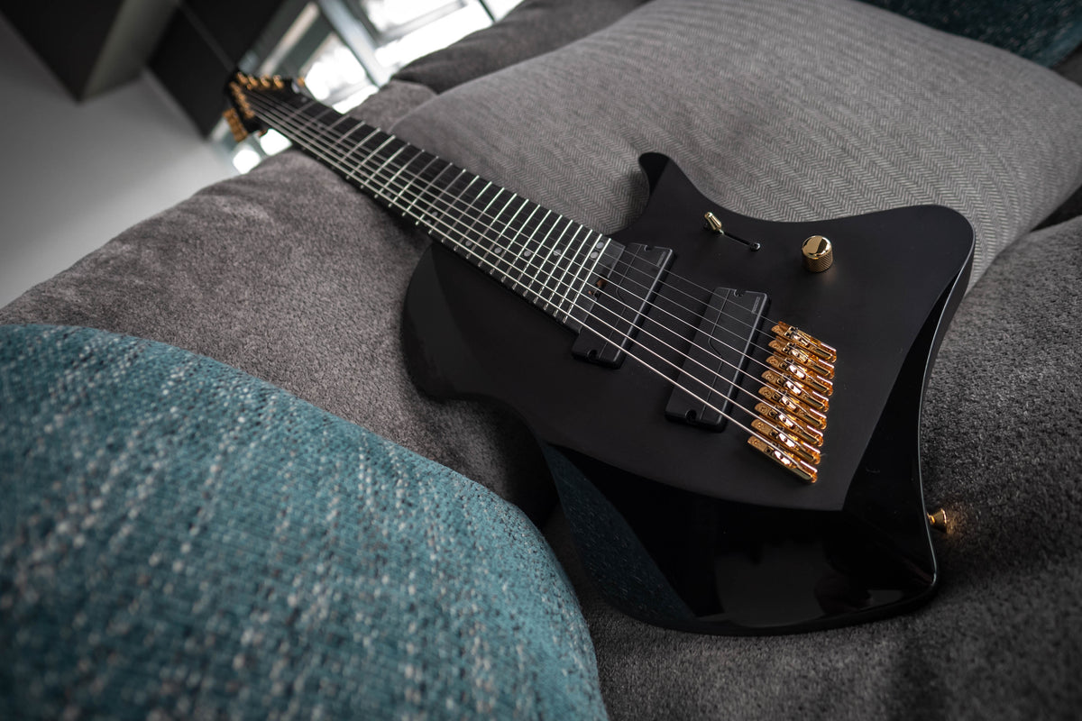 LARADA 8 // Master Series // Black Beauty (Painted Roasted Maple)