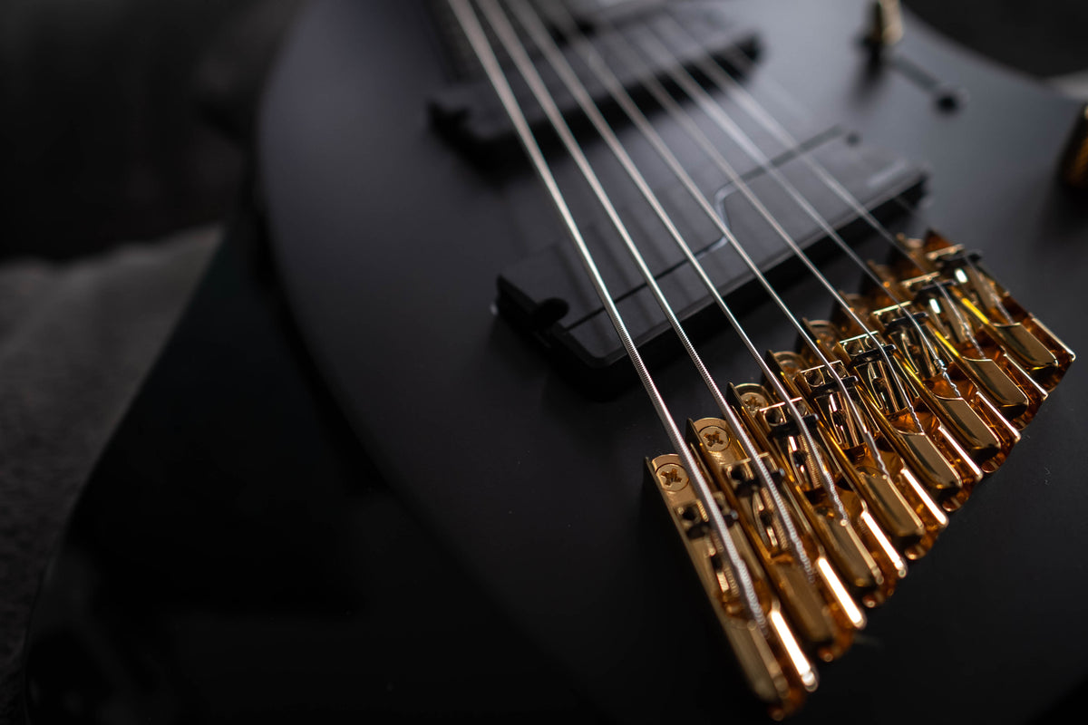 LARADA 8 // Master Series // Black Beauty (Painted Roasted Maple)