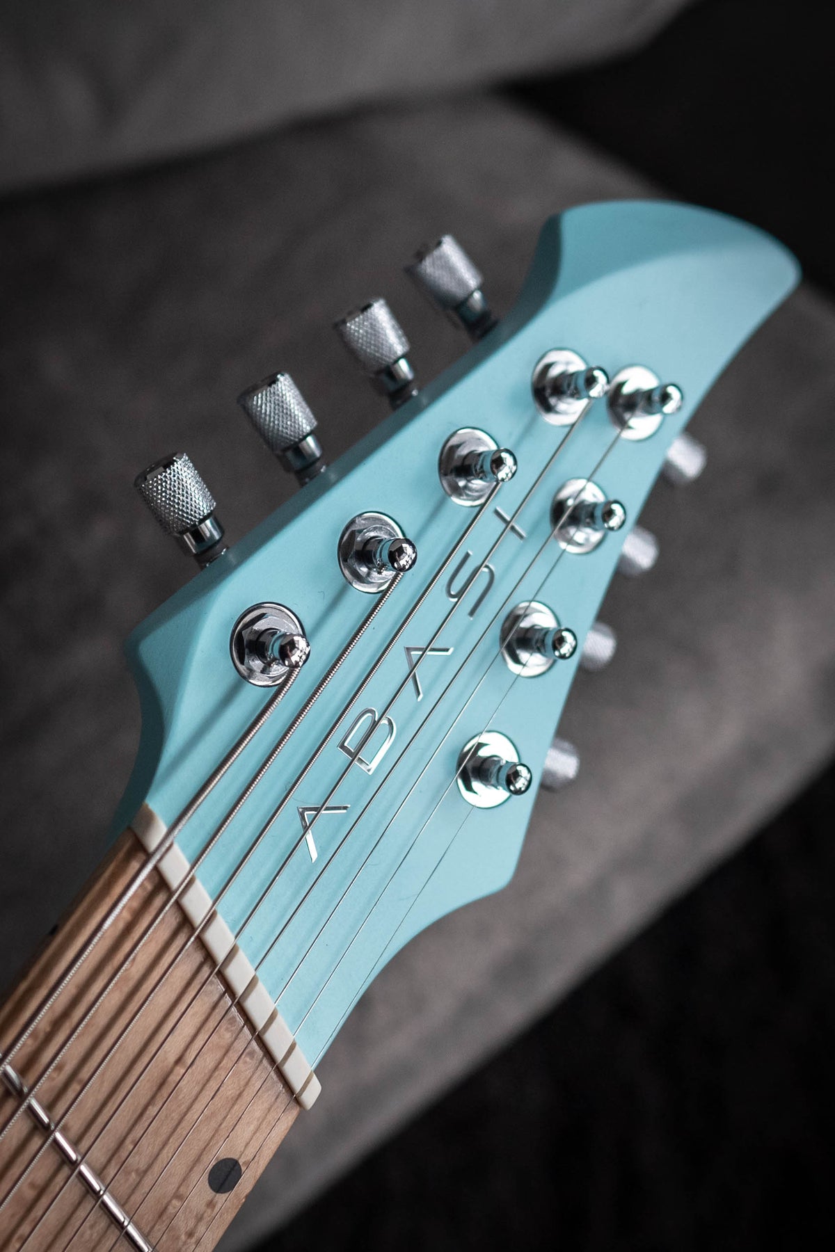 LARADA 8 // Master Series // Miami Blue