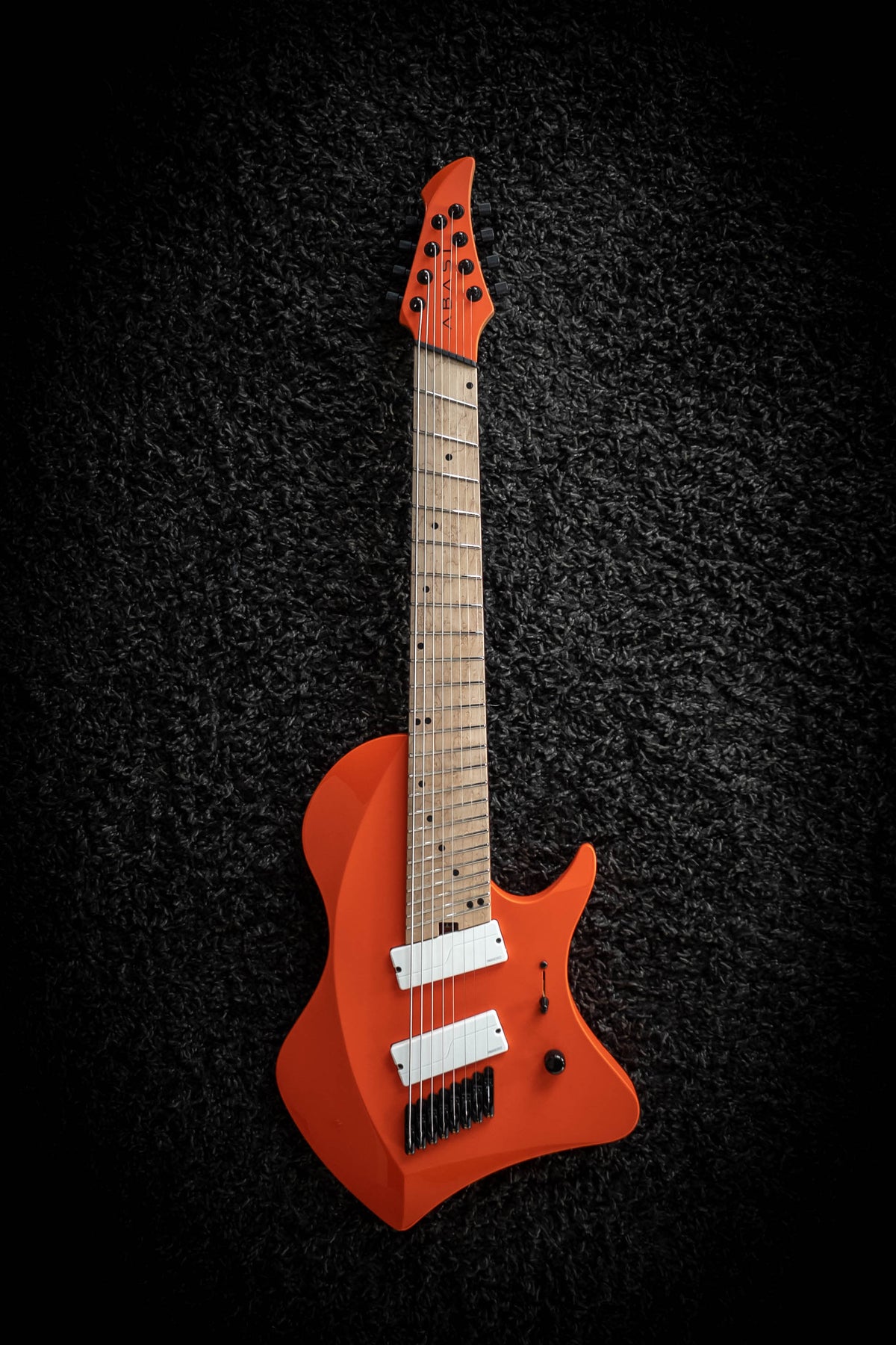 LARADA 8 // Master Series // Creamsicle