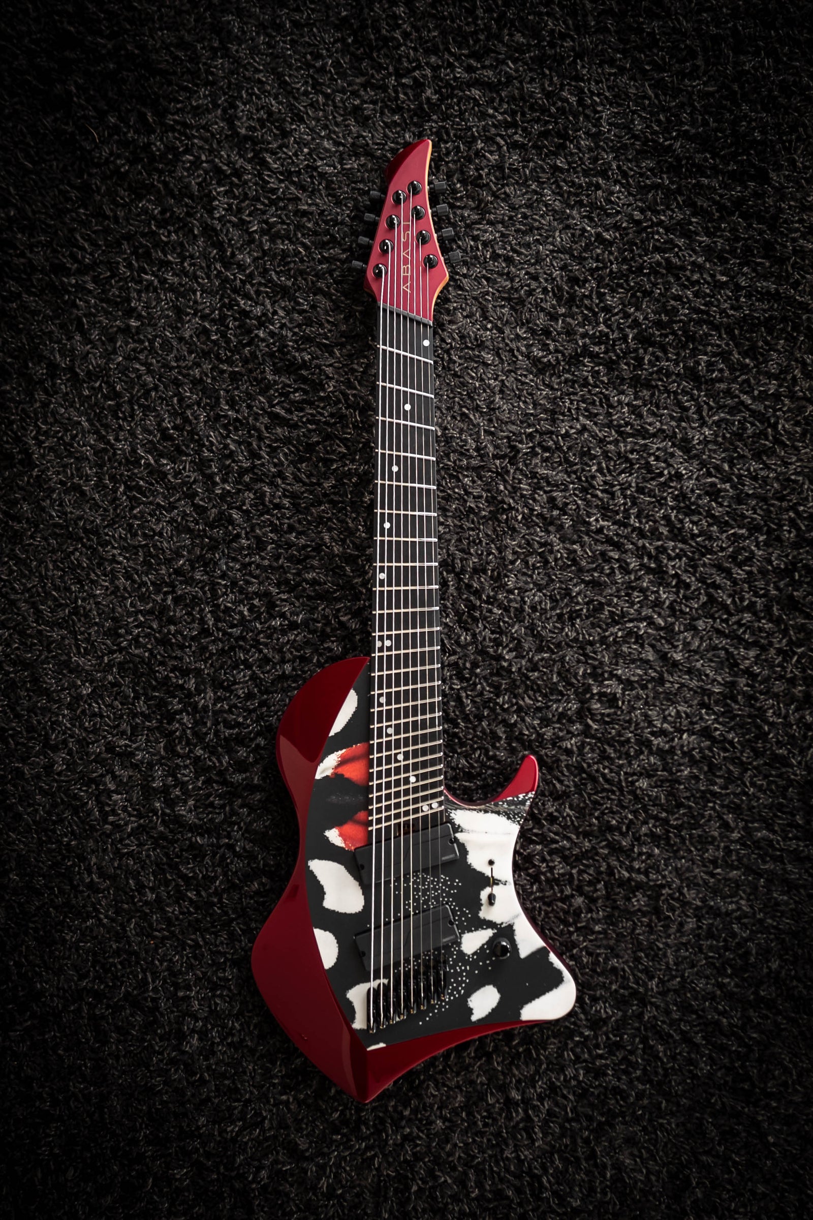 LARADA 8 // Master Series // Red Monarch