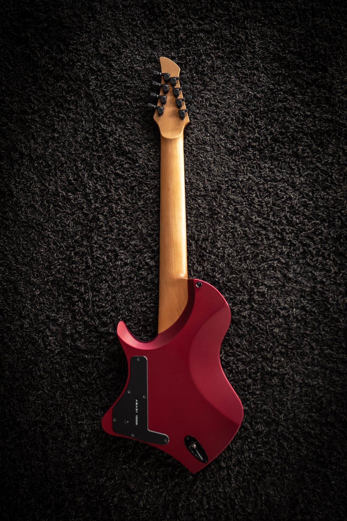 LARADA 8 // Master Series // Red Monarch