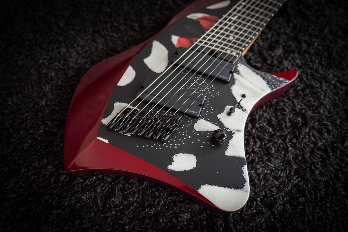 LARADA 8 // Master Series // Red Monarch