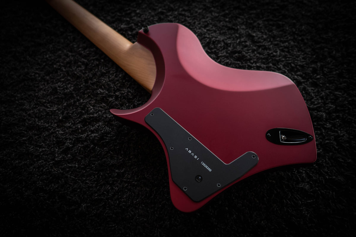 LARADA 8 // Master Series // Red Monarch