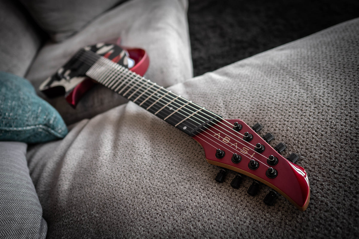 LARADA 8 // Master Series // Red Monarch