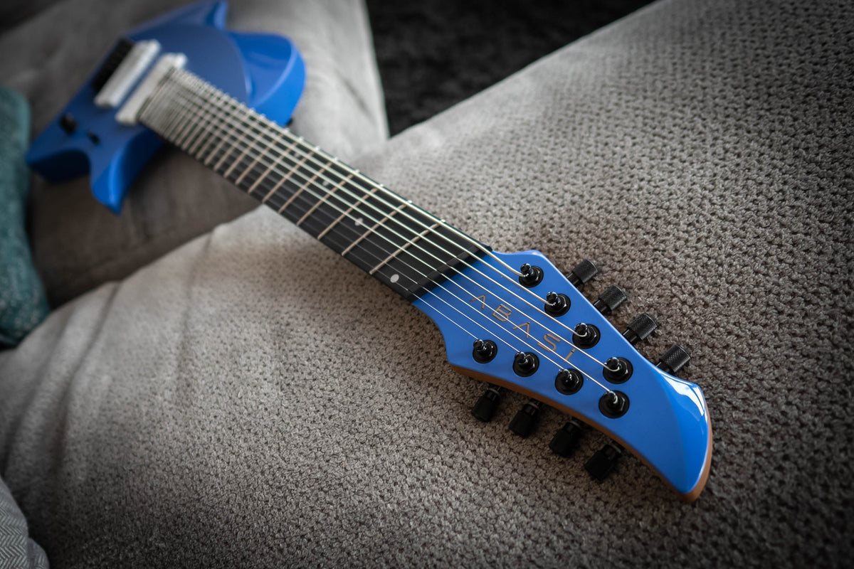 LARADA 8 // Master Series // Clarion Blue