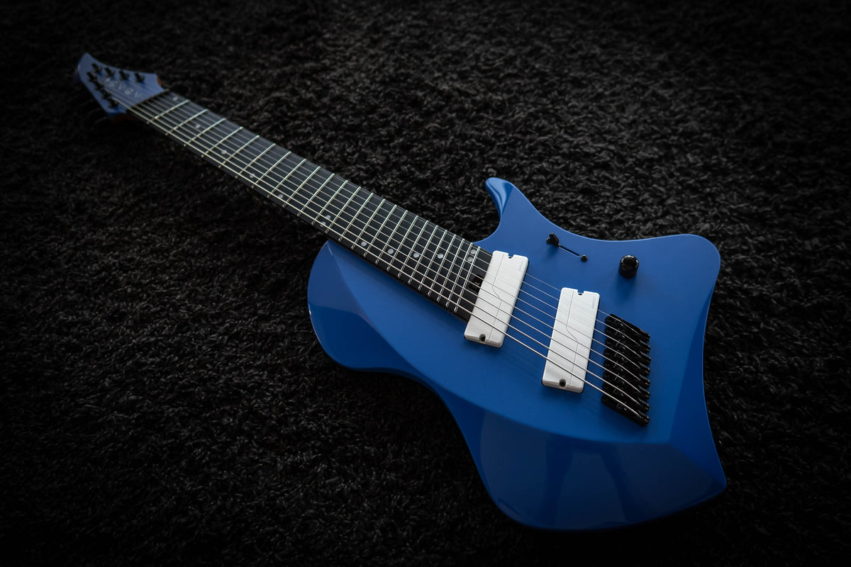 LARADA 8 // Master Series // Clarion Blue