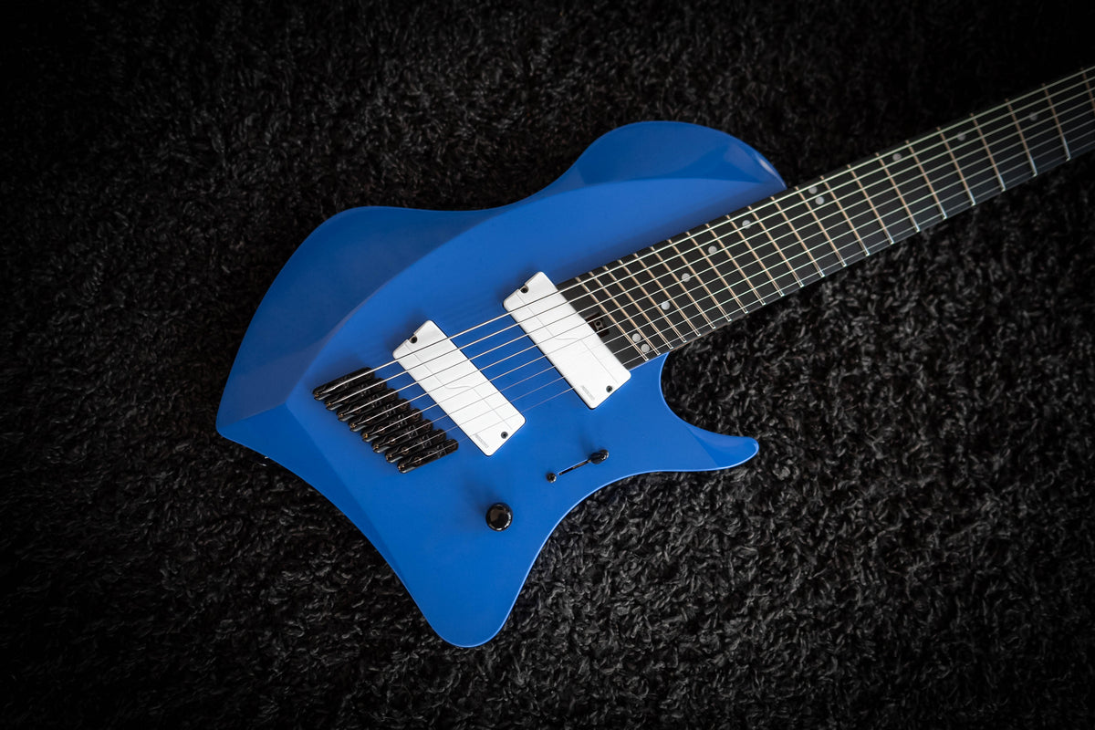 LARADA 8 // Master Series // Clarion Blue